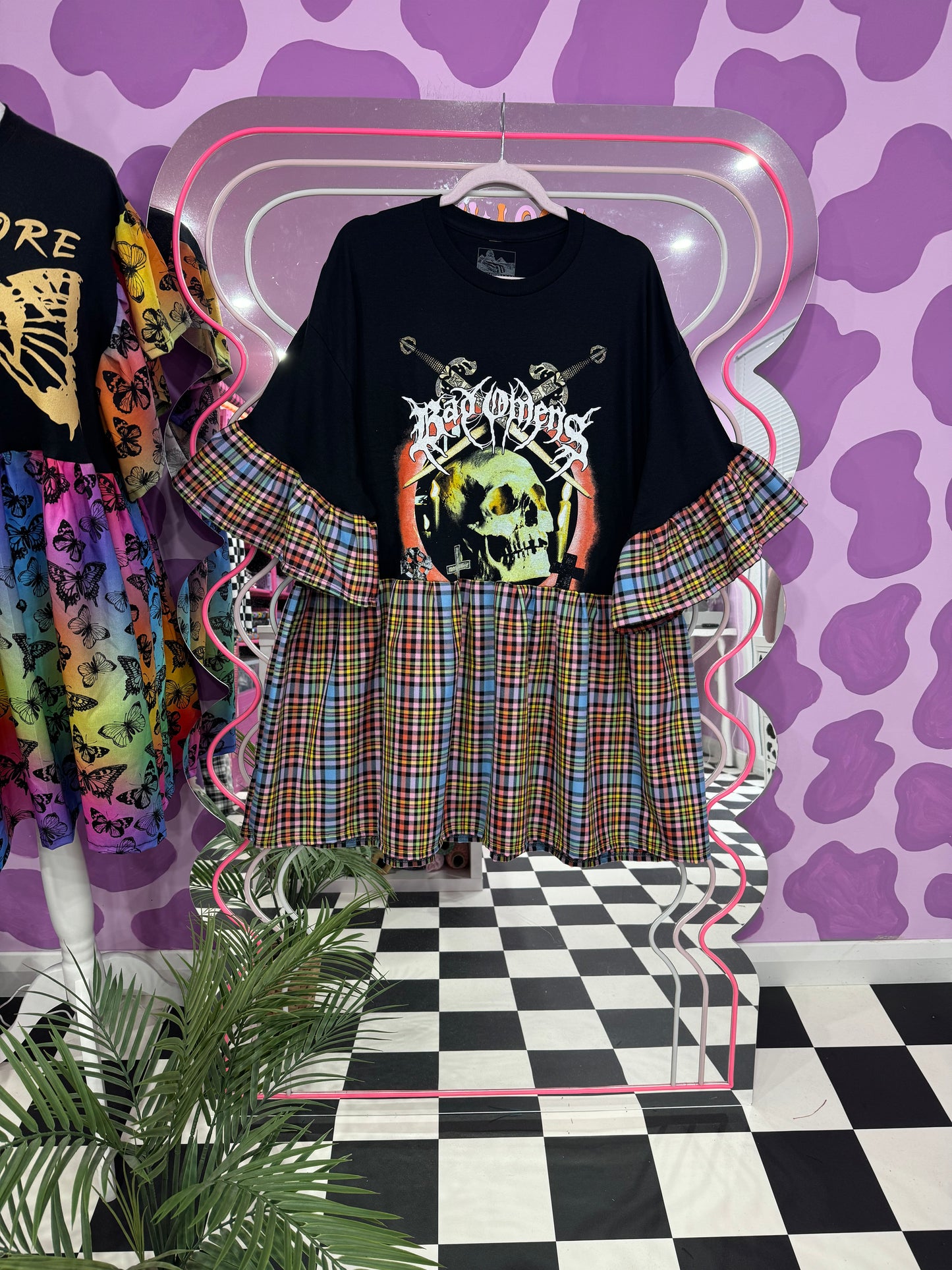 BAD OMENS SMOCK (2XL)