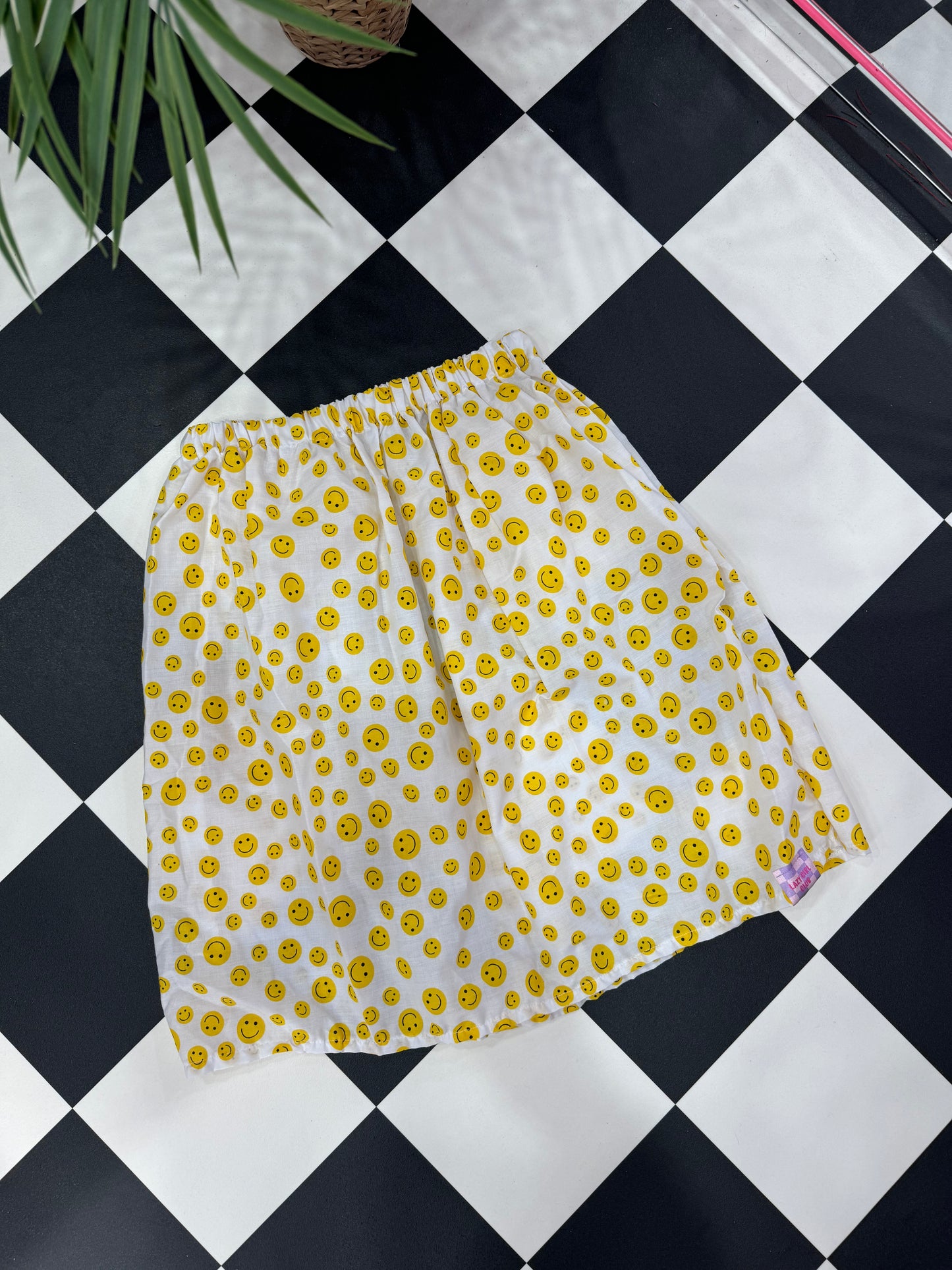 SAMPLE SALE - WHITE SMILEY SKIRT (10)