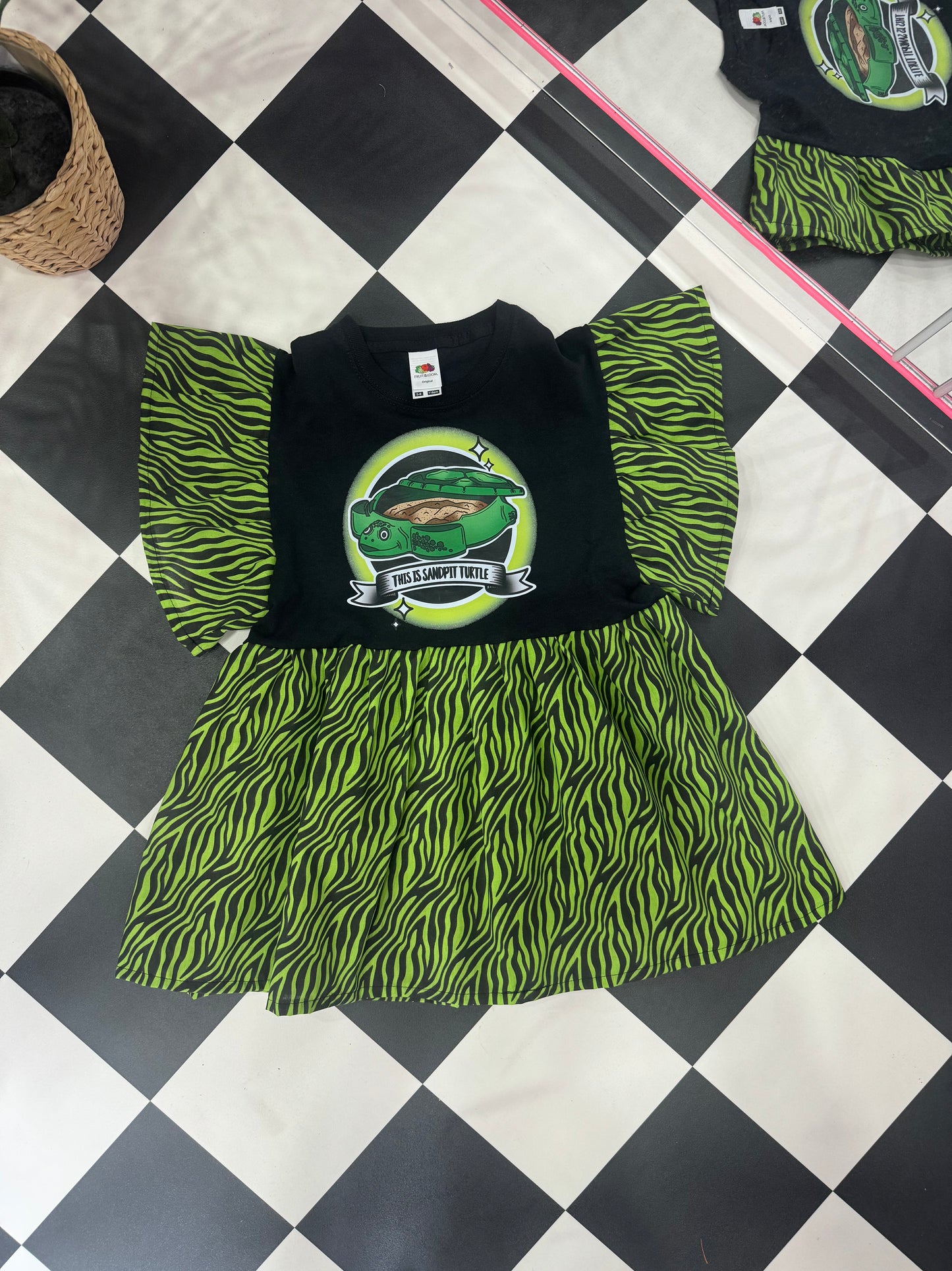 SANDPIT TURTLE KIDS SMOCK (5-6)