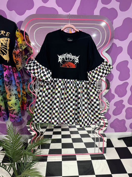 BAD OMENS SMOCK (XL)