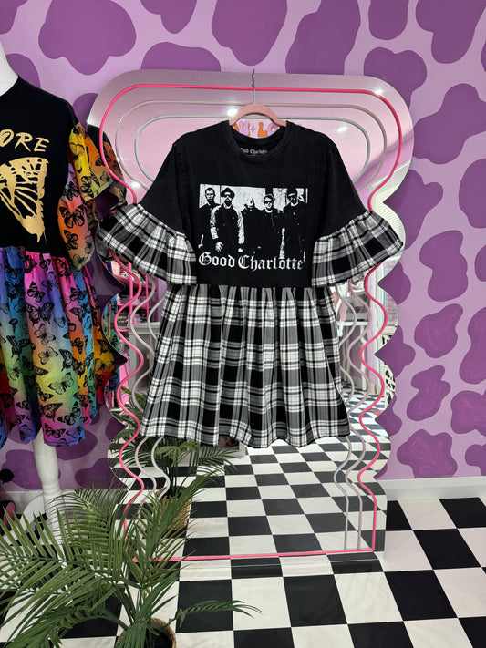 GOOD CHARLOTTE SMOCK (M)