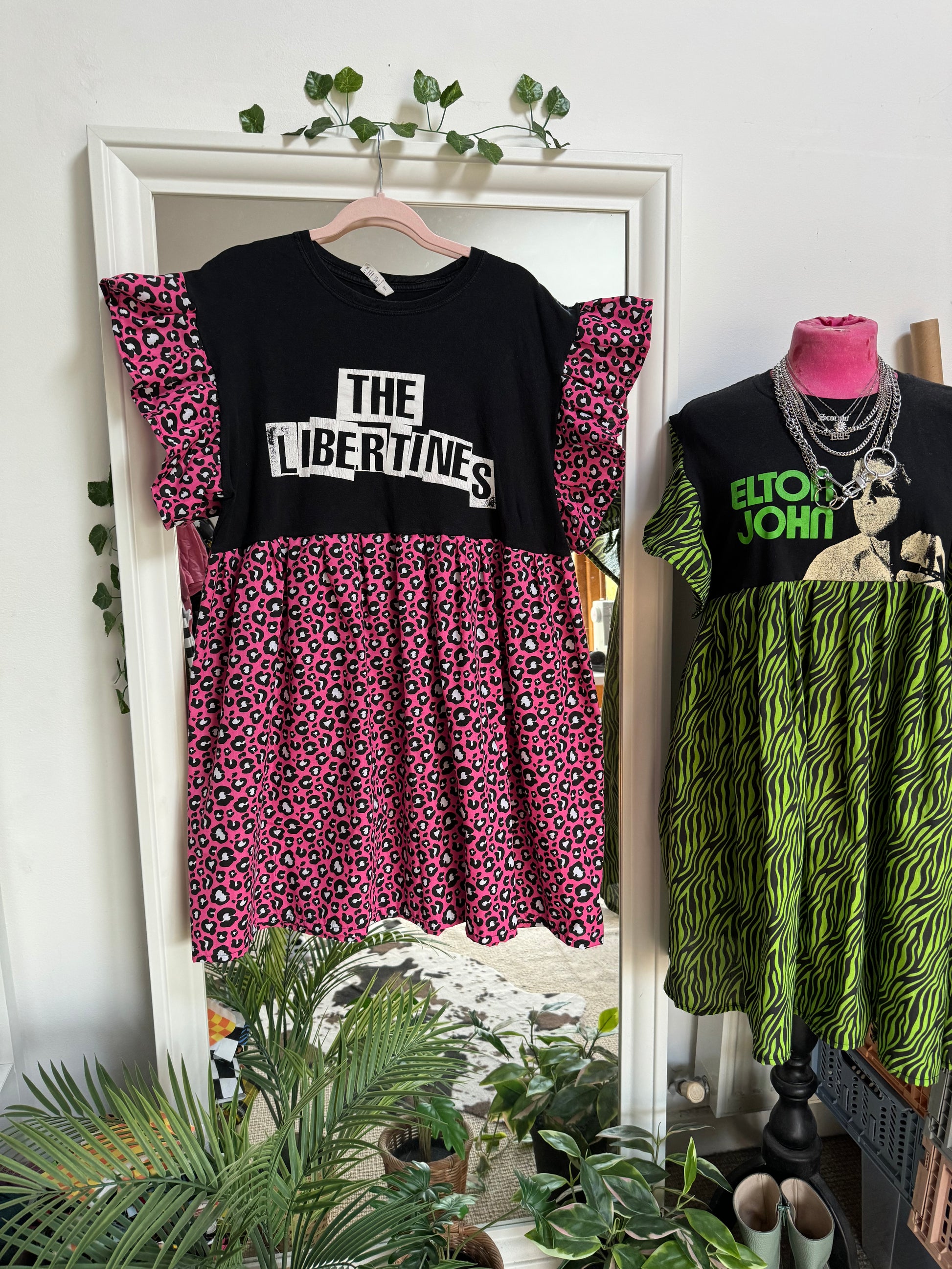 Ripped Shirt Distressed T Shirt Dress Diy SUM 41 T-SHIRT LAZY GIRL CLUB Ripped Shirt Distressed T Shirt Dress Diy SUM 41 T-SHIRT LAZY GIRL CLUB