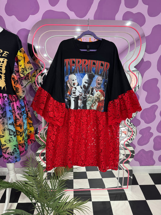 TERRIFIER RED LACE SMOCK (3XL)