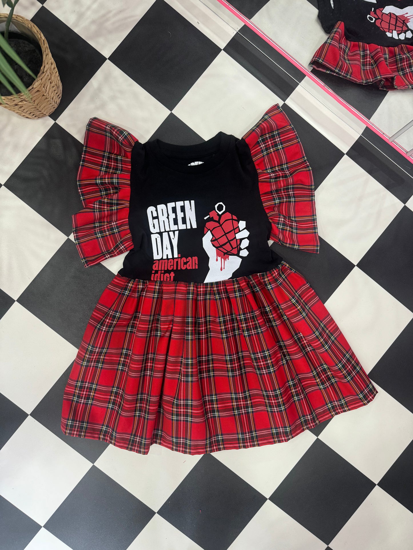 GREEN DAY KIDS SMOCK (7-8)